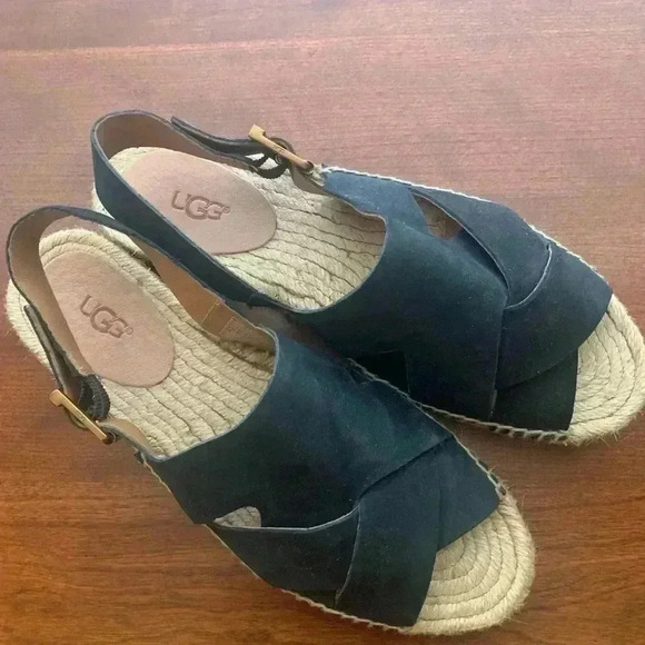 Ugg Marleah Sandals - Picture 2 of 4